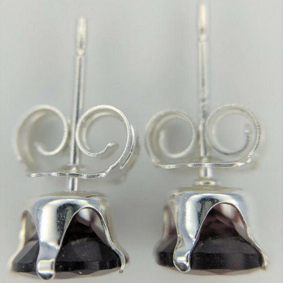 Red Garnet 5mm Silver Stud Earrings - Picture 5 of 9